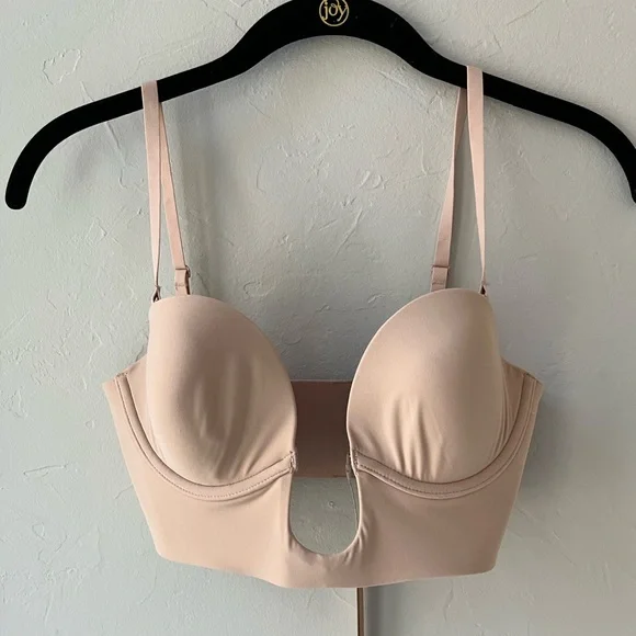 NWT SKIMS SHAPEWEAR DEEP PLUNGE STRAPLESS BRA CLAY S